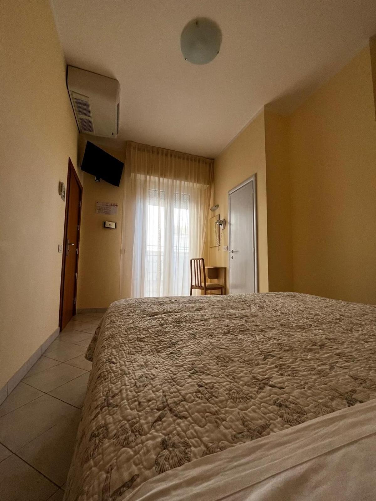 Hotel Giove Dipendenza Hotel Fiamma Cesena Bagian luar foto
