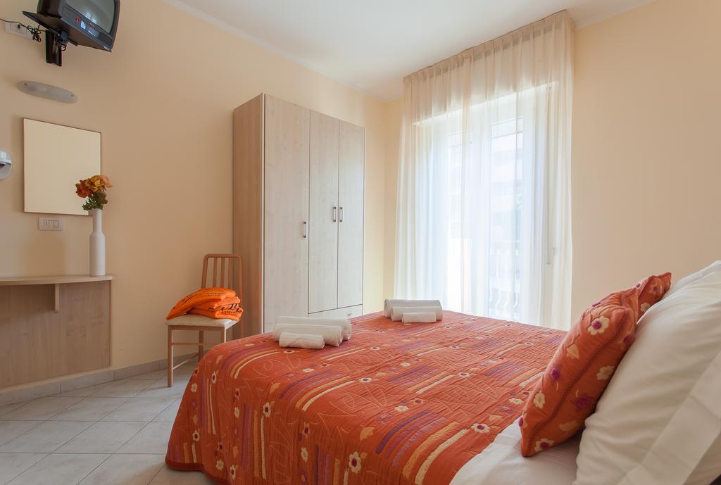 Hotel Giove Dipendenza Hotel Fiamma Cesena Bagian luar foto